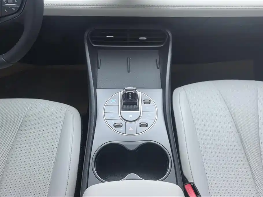 BYD Seal 05 DM-i 2025 — фото 16