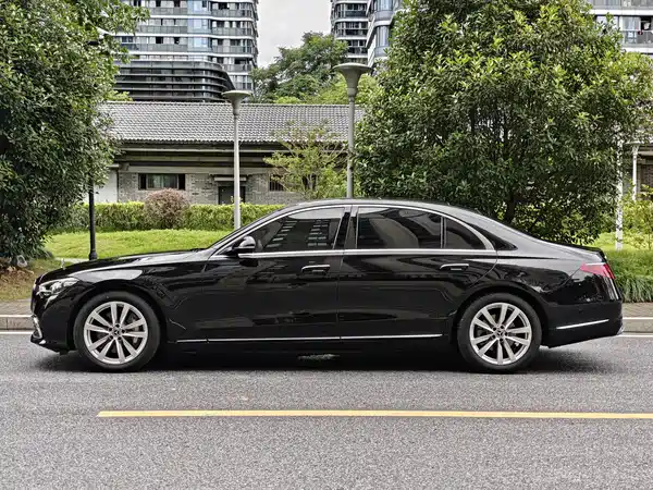 Mercedes-Benz S-Class 2024
