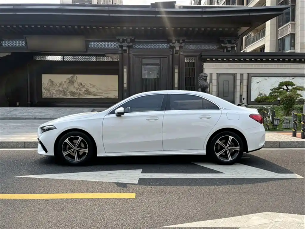 Mercedes-Benz A-Class 2024 — фото 19