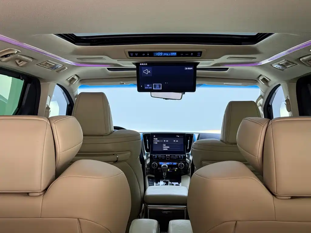 Toyota Alphard 2020 — фото 11