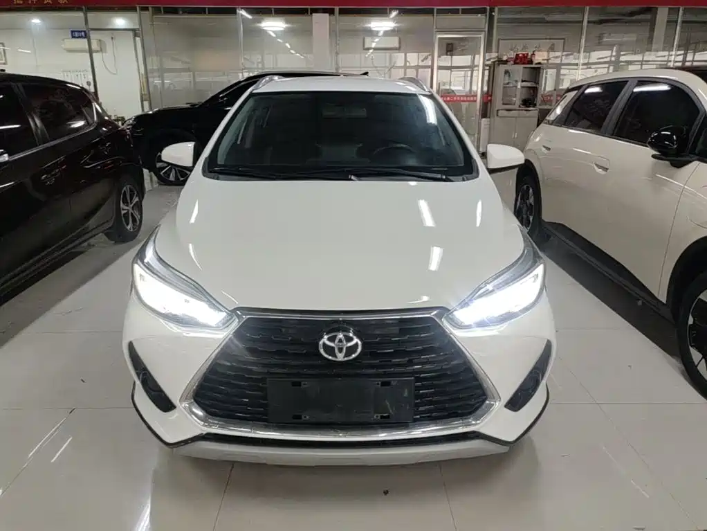 Toyota Yaris L 2021