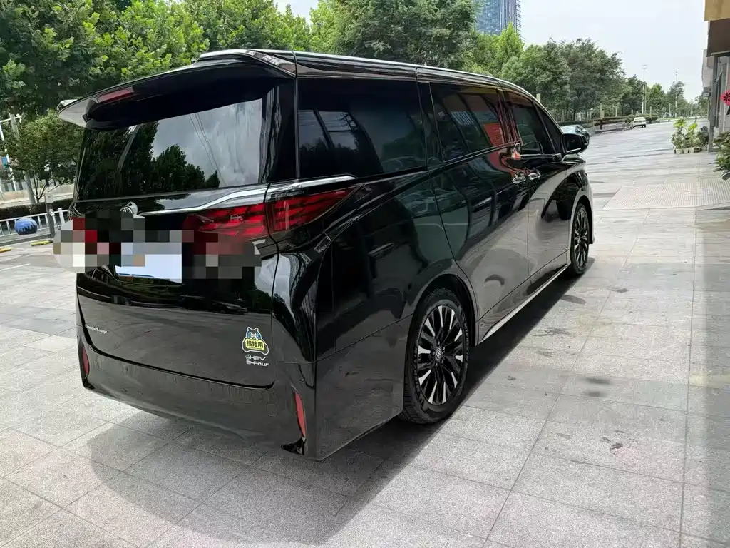 Toyota Alphard 2024 — фото 4