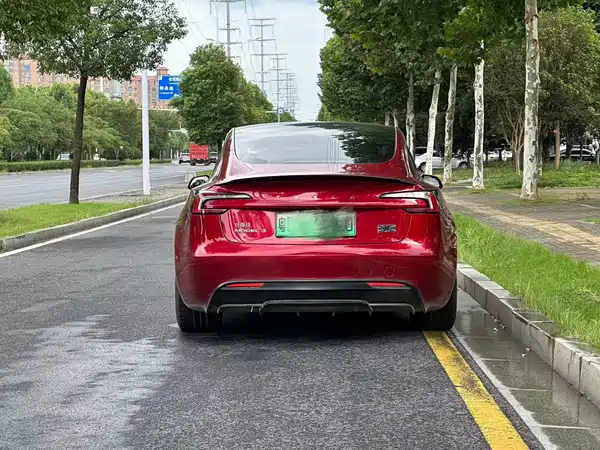 Tesla Model 3 2025