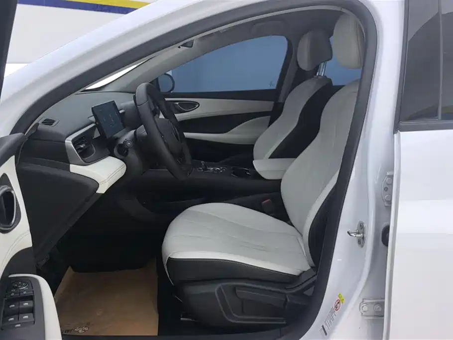 BYD Seal 05 DM-i 2025 — фото 9