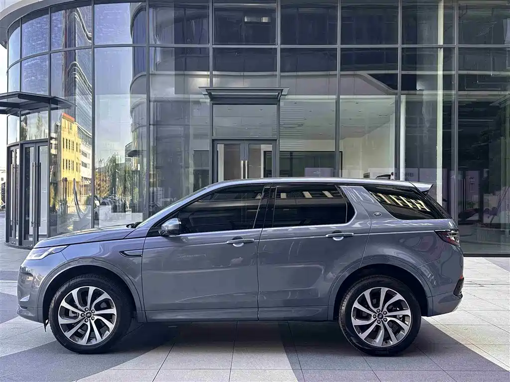 Land Rover Discovery Sport 2023 — фото 12