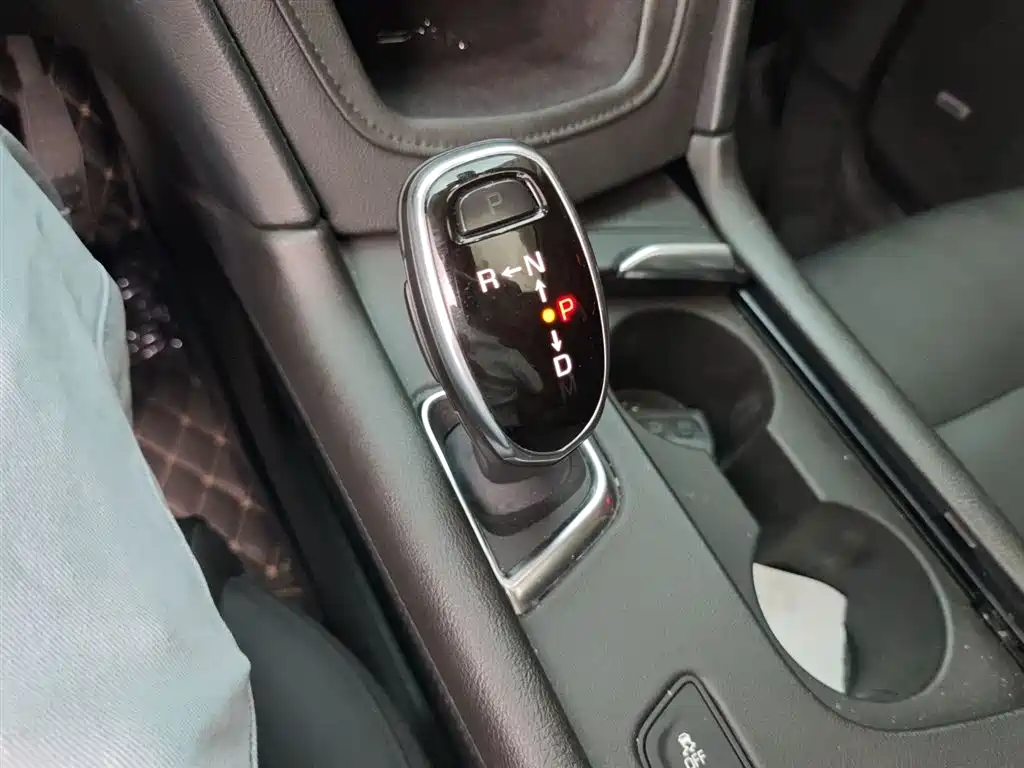 Cadillac XT5 2018 — фото 14