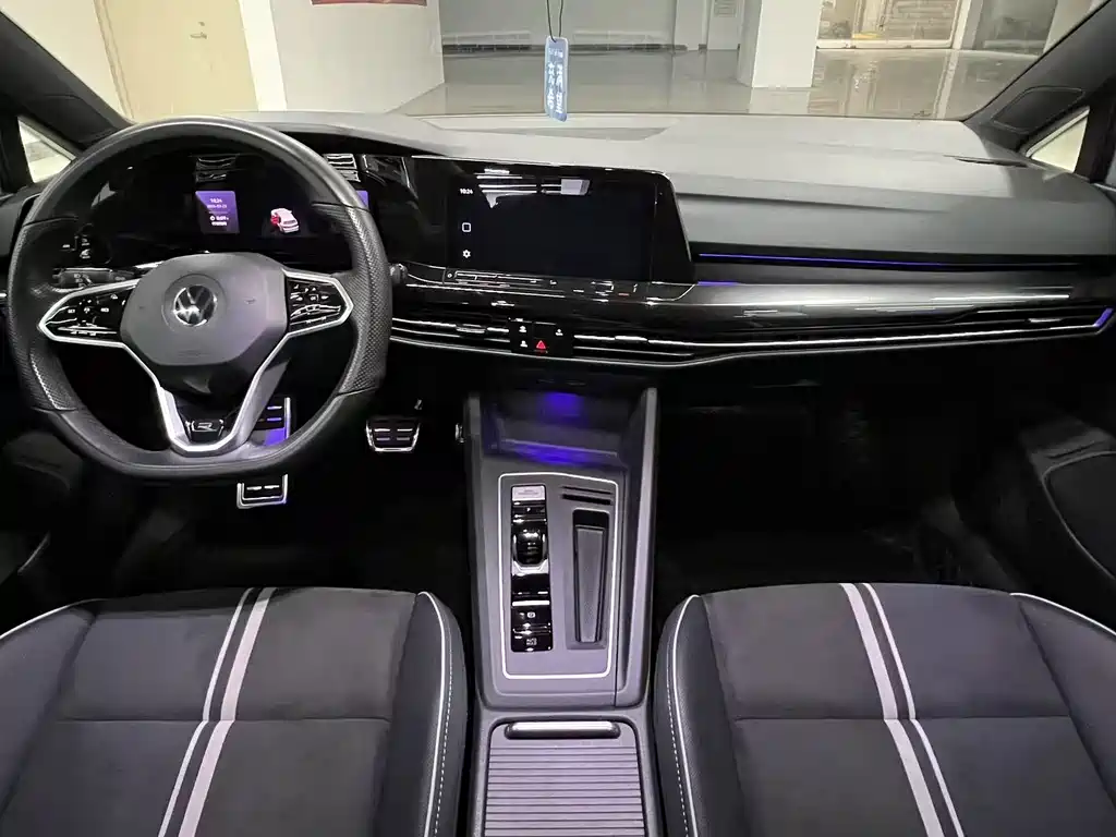 Volkswagen Golf 2021