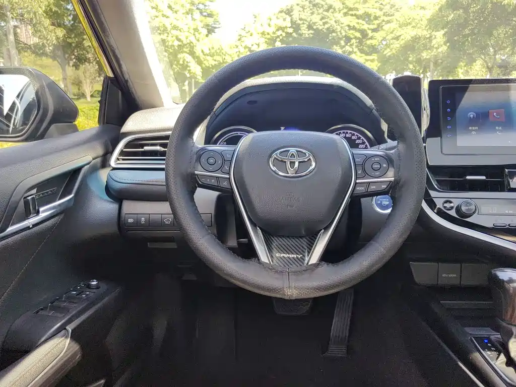 Toyota Camry 2021 — фото 25