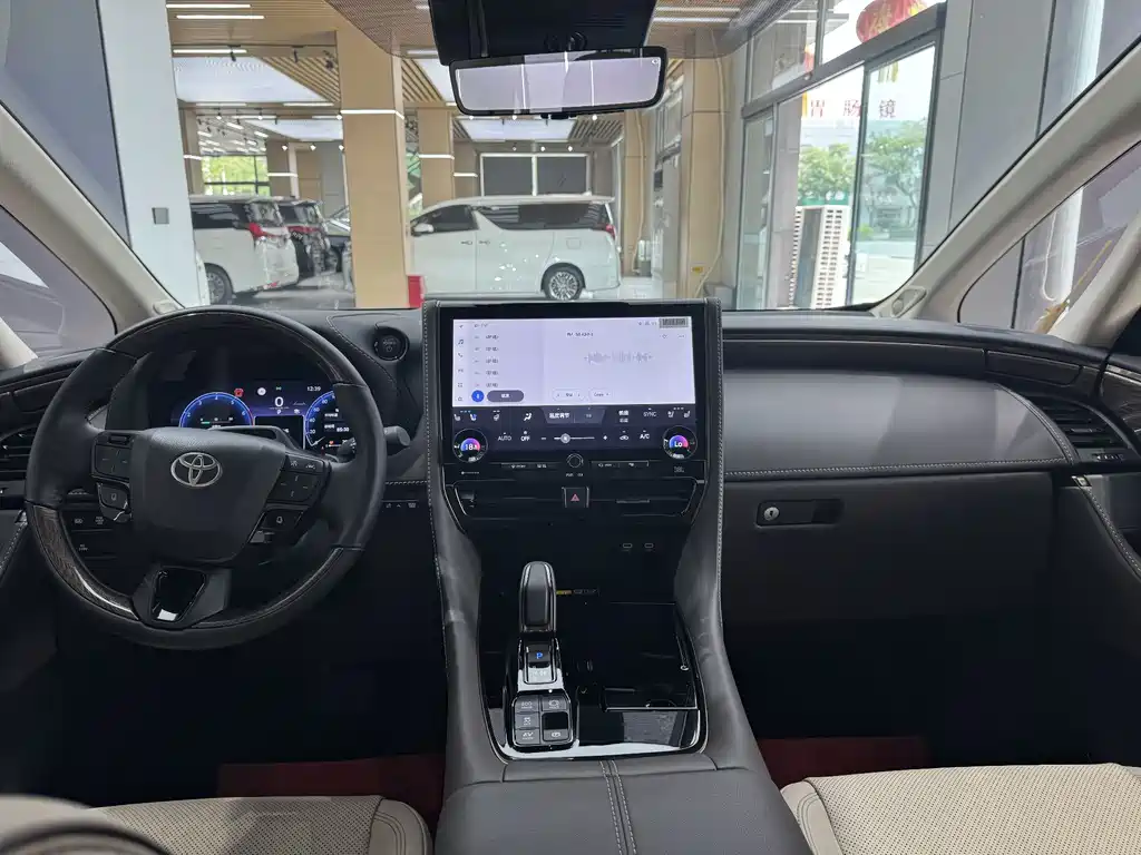 Toyota Alphard 2024 — фото 22