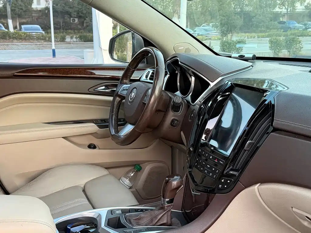 Cadillac SRX 2012 — фото 18
