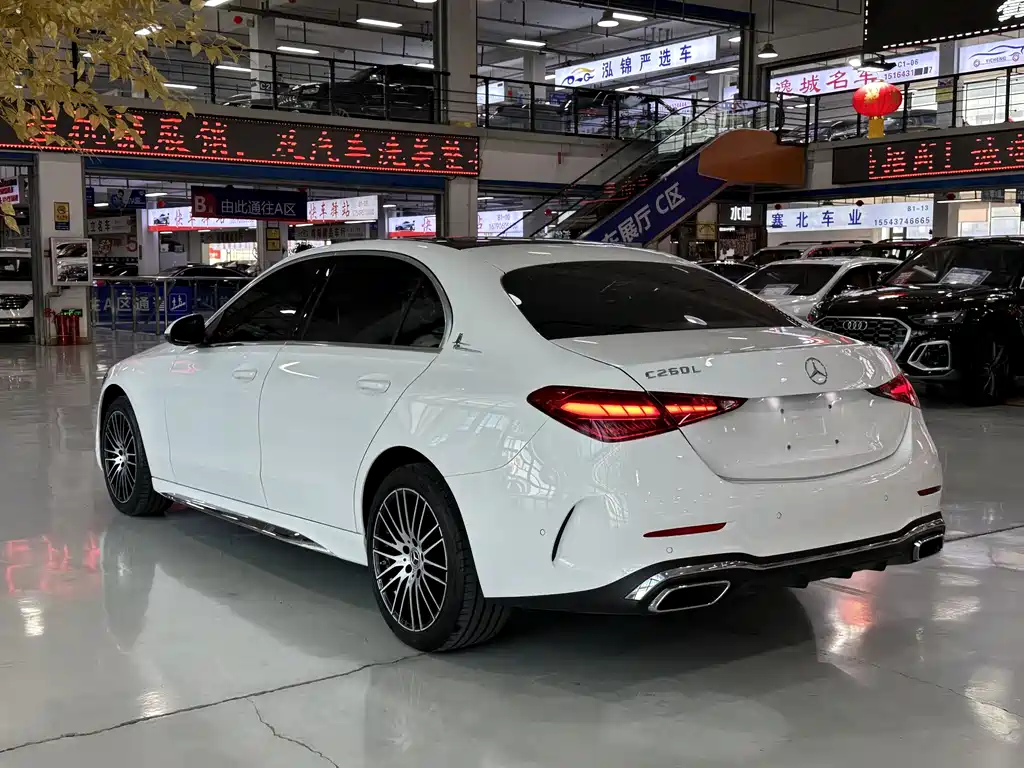 Mercedes-Benz C-Class 2023 — фото 12