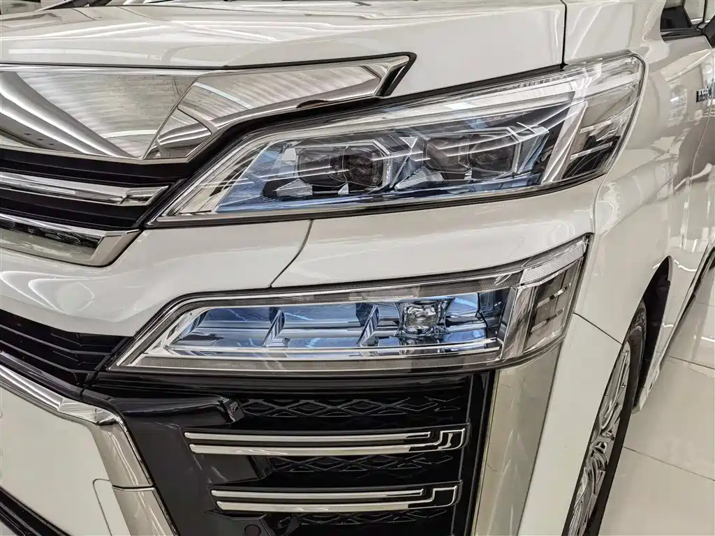 Toyota Vellfire 2022 — фото 5