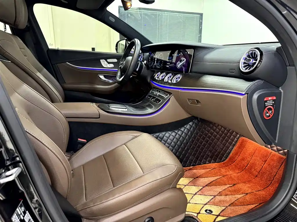 Mercedes-Benz E-Class 2023 — фото 11