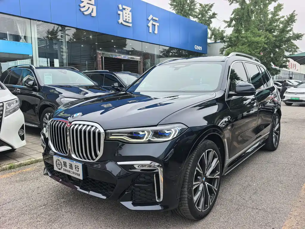 BMW X7 2022 — фото 1