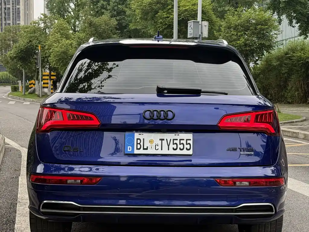 Audi Q5L 2021 — фото 12