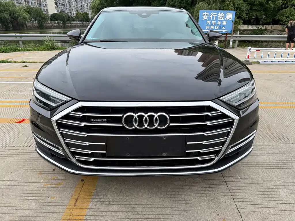 Audi A8 2022