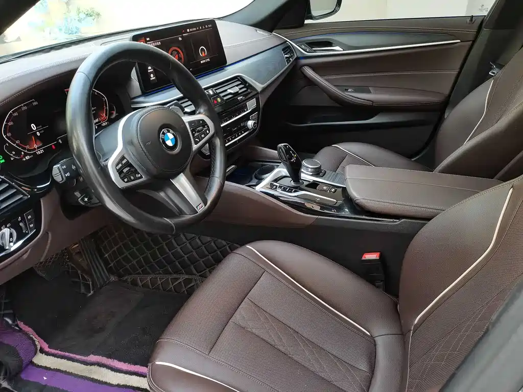 BMW 5 Series 2021 — фото 16