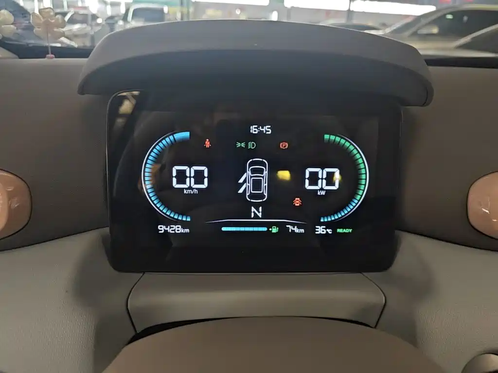 Leapmotor Zero Running T03 2024 — фото 12