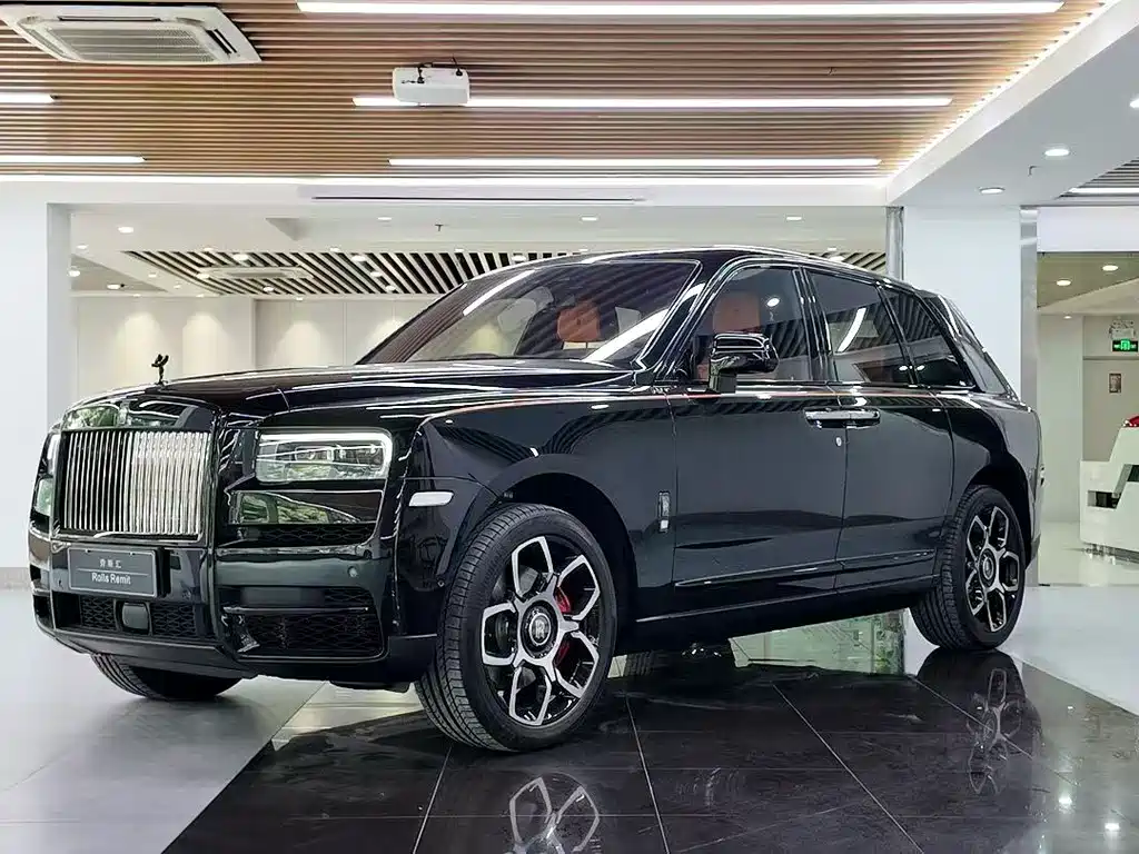 Rolls-Royce Cullinan 2023 — фото 1