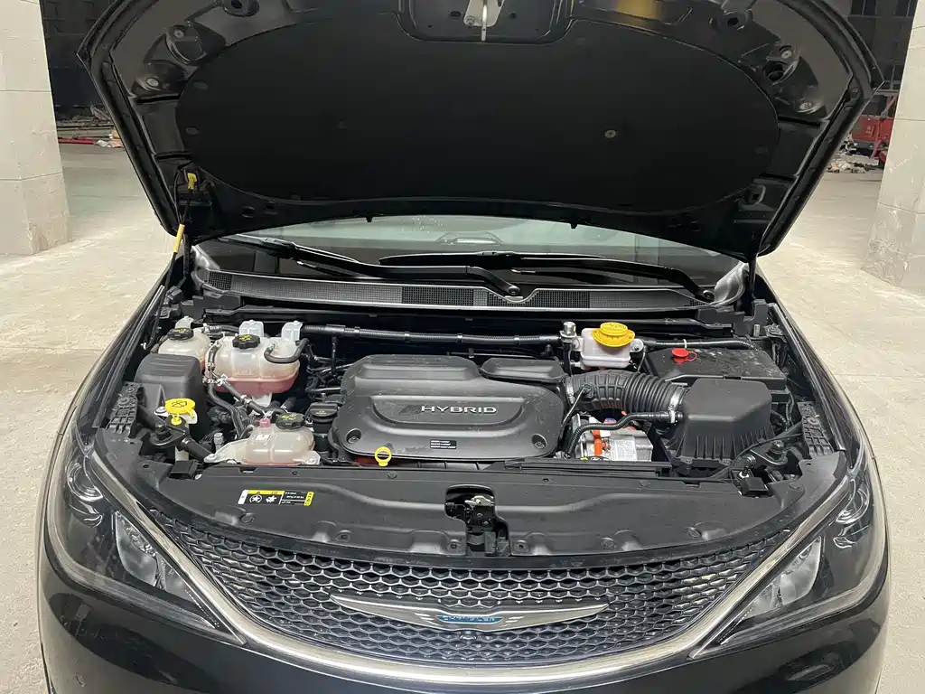 Chrysler Grand Voyager PHEV 2025 — фото 19