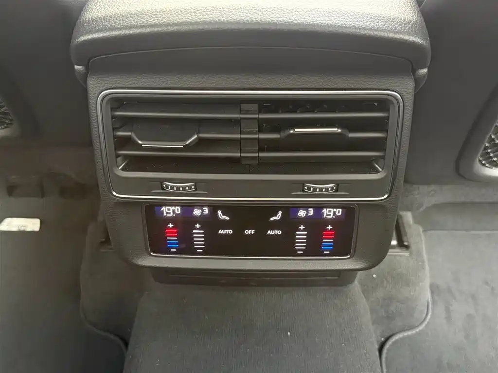 Audi Q7 2021 — фото 26