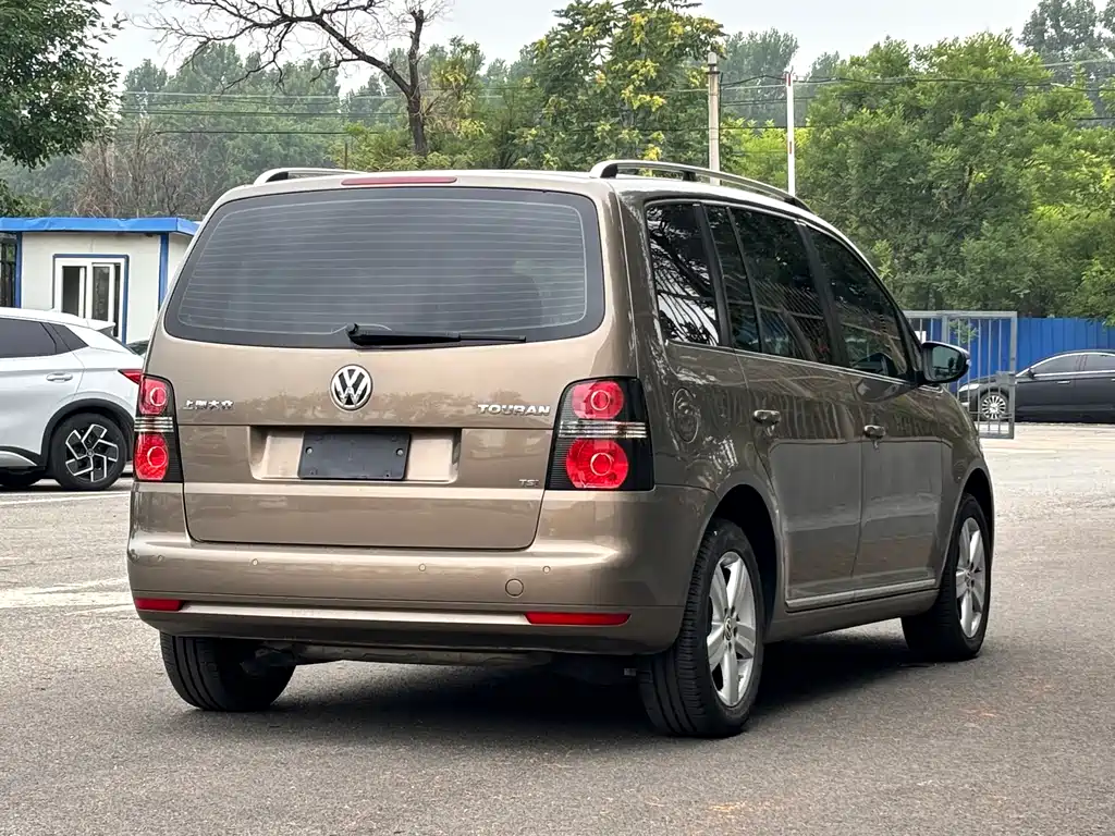Volkswagen Touran 2015 — фото 5