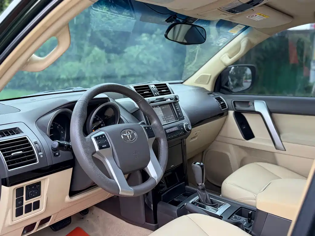 Toyota Prado 2015 — фото 8