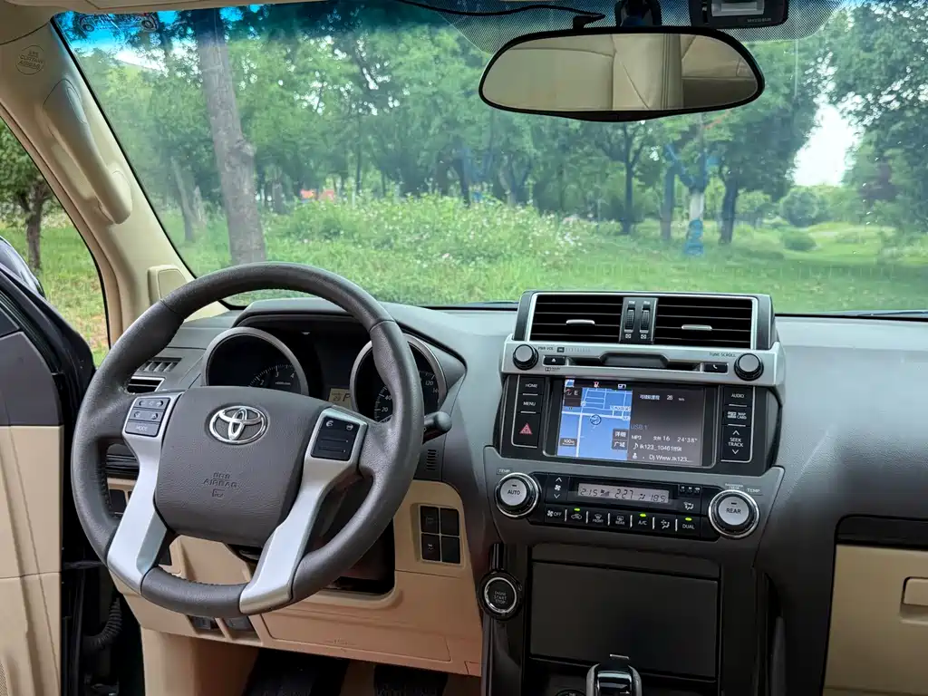 Toyota Prado 2015 — фото 13