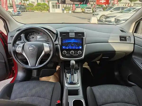 Nissan Tiida 2016