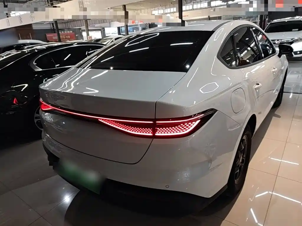 BYD Seal 05 DM-i 2025 — фото 5