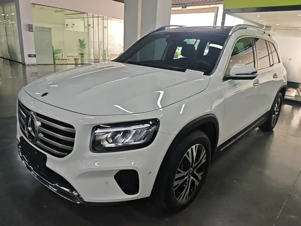 Mercedes-Benz GLB 2025 — фото 1