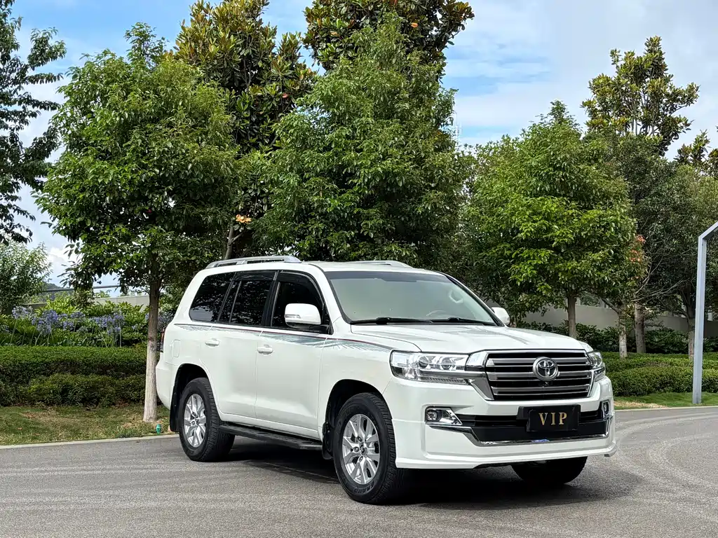 Toyota Land Cruiser 2018 — фото 3