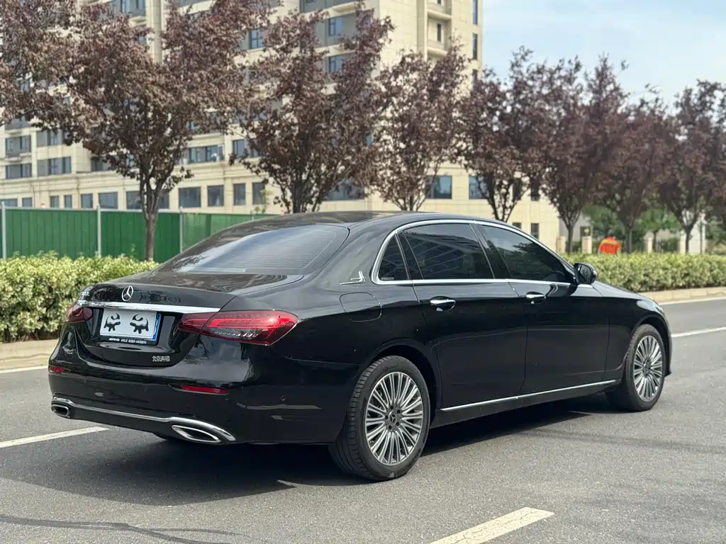 Mercedes-Benz E-Class 2022 — фото 15
