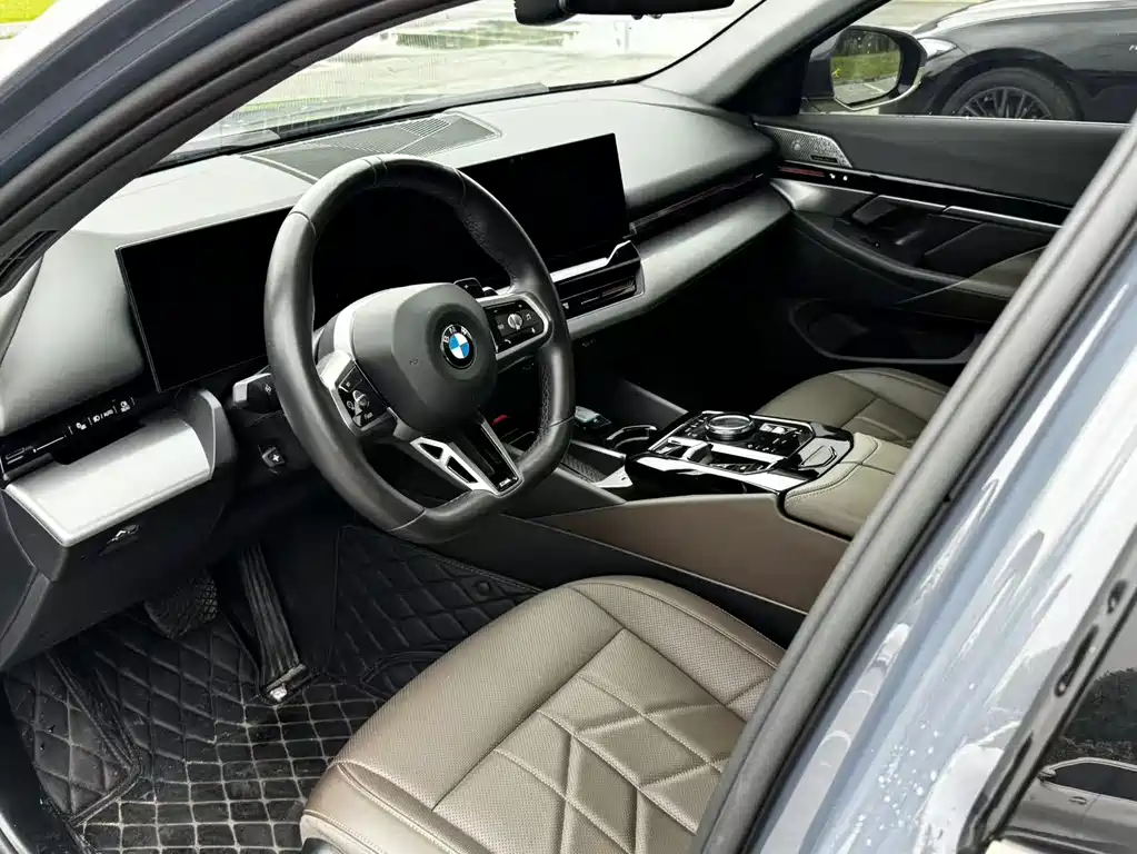 BMW 5 Series 2024 — фото 10