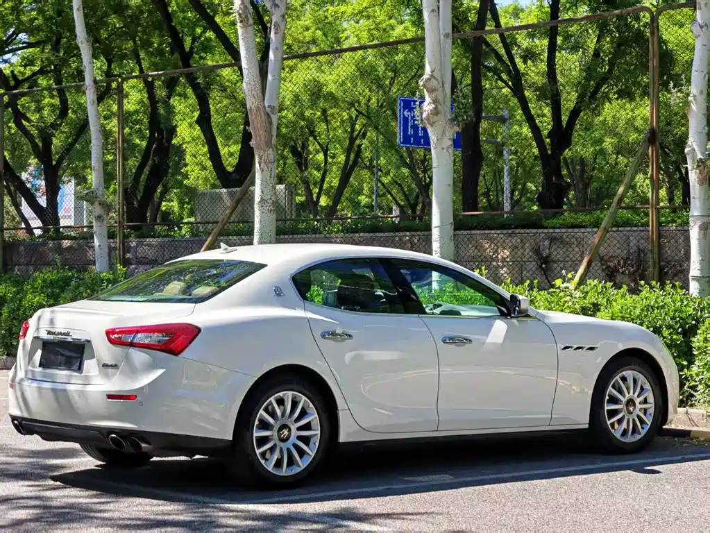 Maserati Ghibli 2017 — фото 13