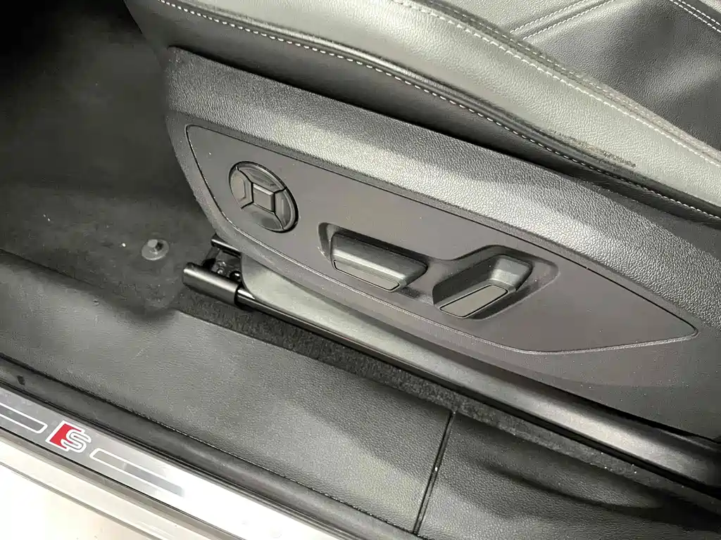 Audi Q3 Sportback 2021 — фото 11
