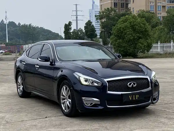 Infiniti Q70 2018