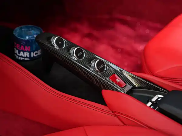 Ferrari F8 2022