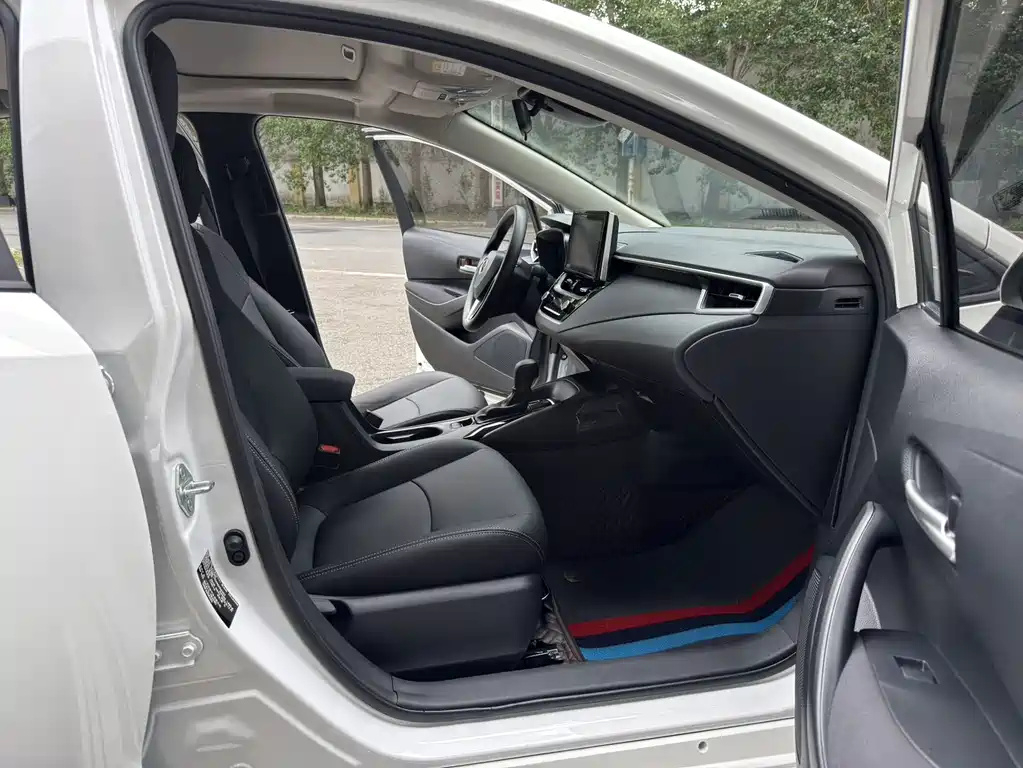 Toyota Corolla 2023 — фото 14