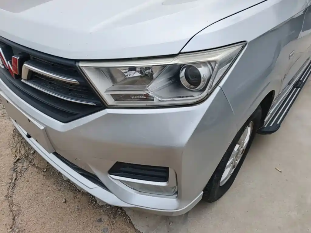 Wuling Hongguang 2018 — фото 24