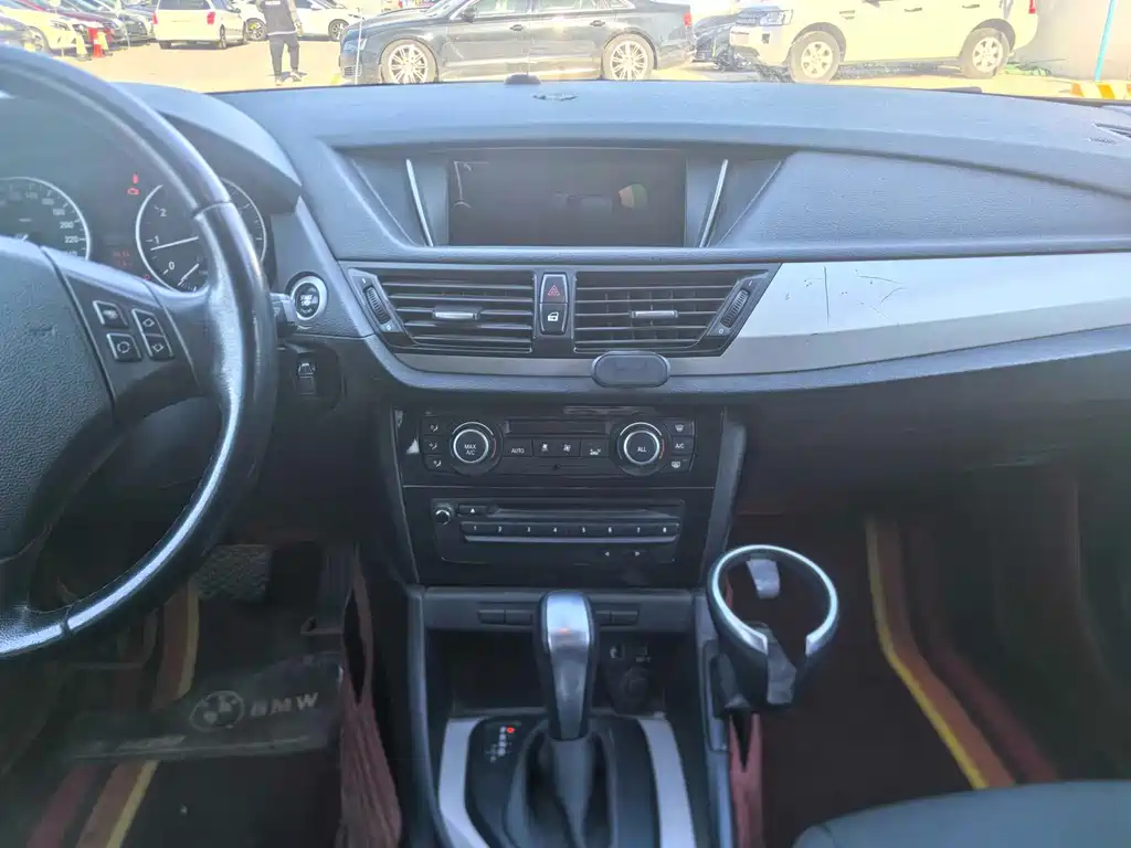 BMW X1 2013 — фото 12
