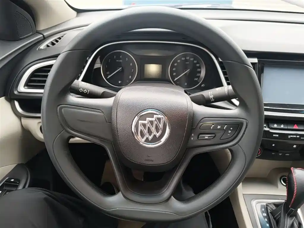 Buick Excelle 2016 — фото 11