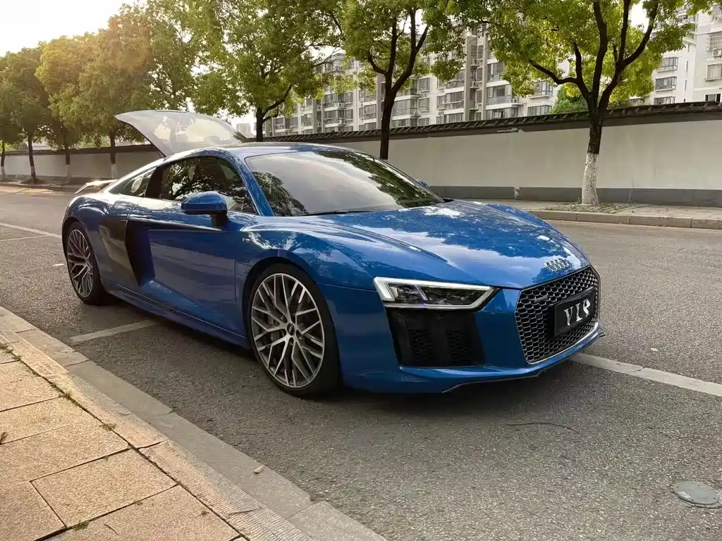 Audi R8 2017 — фото 3