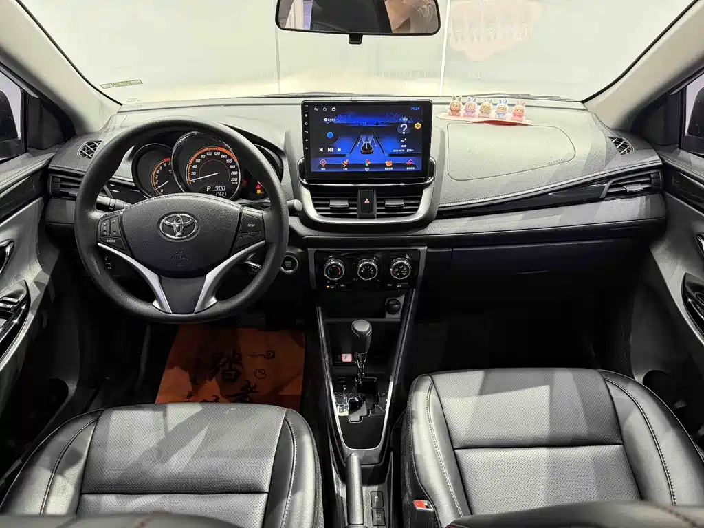 Toyota Yaris L 2022 — фото 13