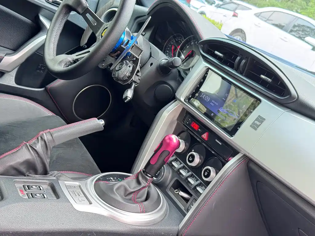 Subaru BRZ 2017 — фото 16