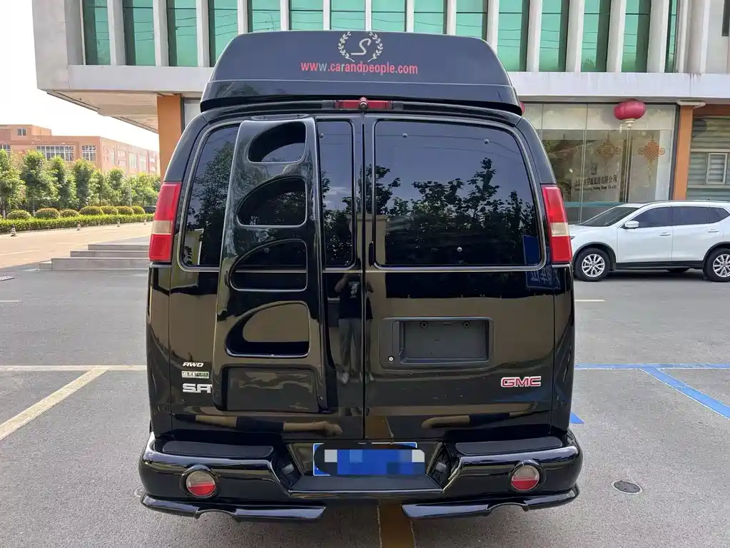 GMC Savana 2010