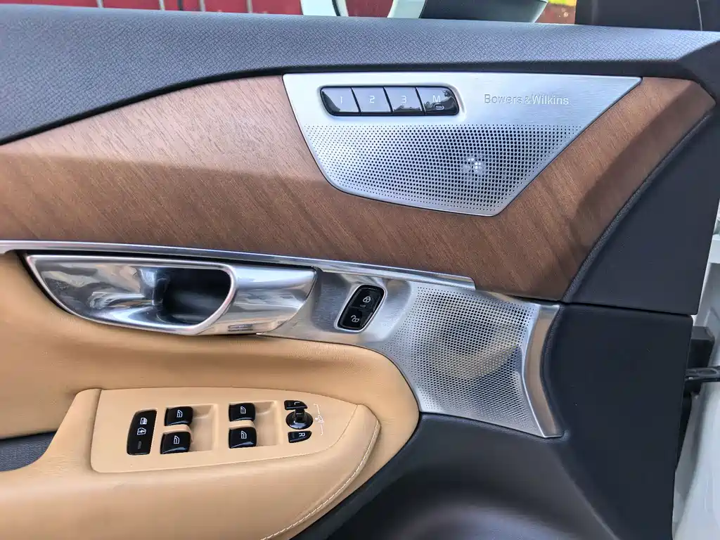 Volvo XC90 2017 — фото 3