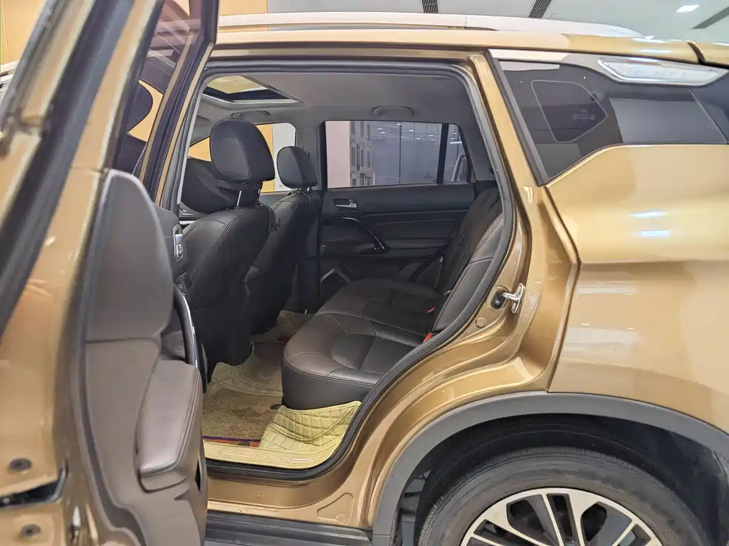 GAC Motor Trumpchi GS4 2015 — фото 21
