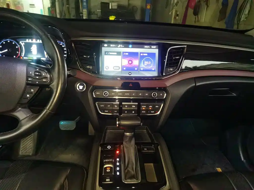 GAC Motor Trumpchi GS8 2019 — фото 13