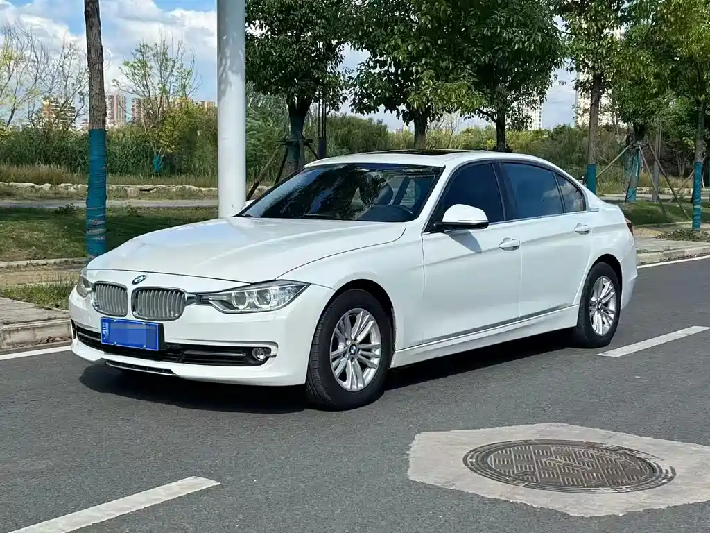 BMW 3 Series 2013 — фото 1
